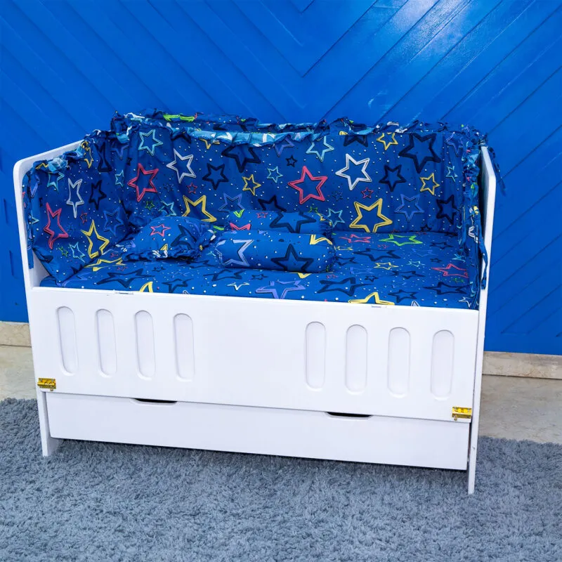 2.5 by 4 ft Baby Cot With Mattress And Cot Bumper