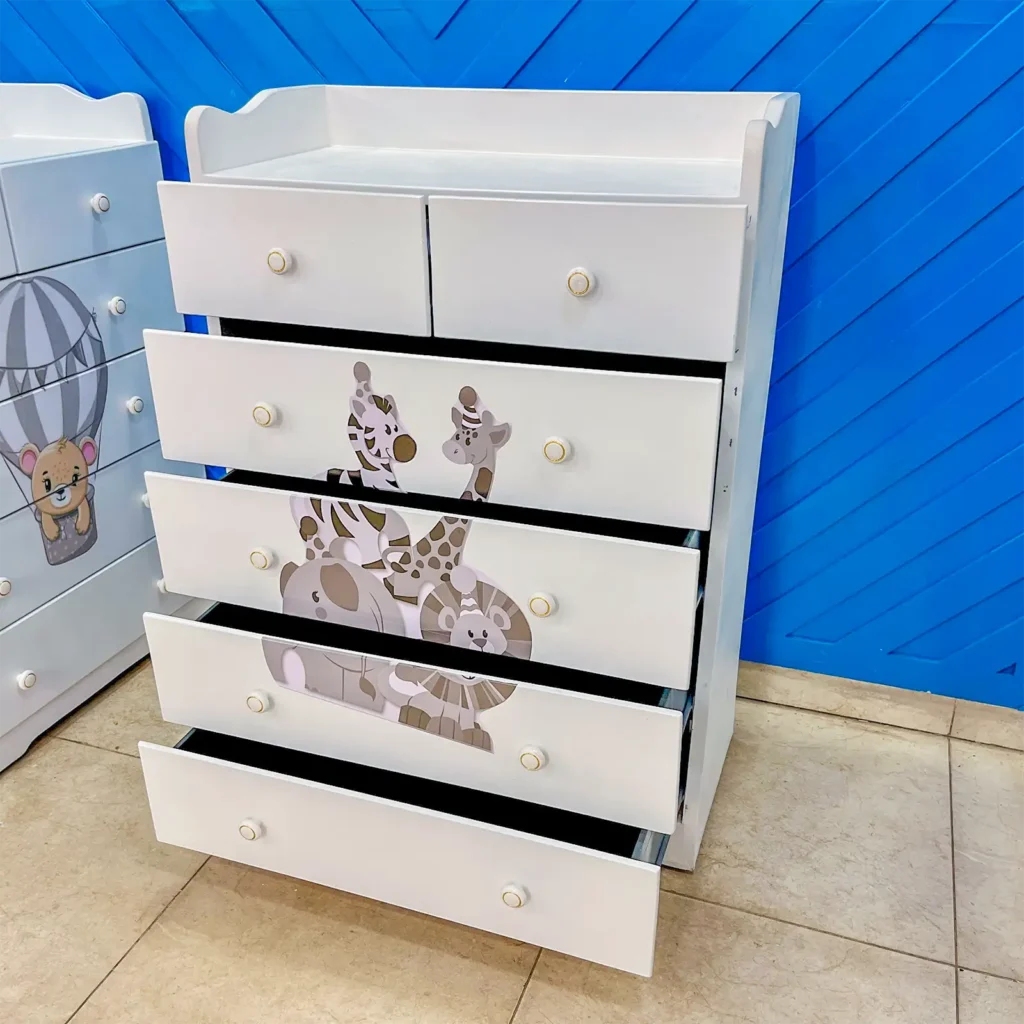 Chest of drawers 3 by 4 ft